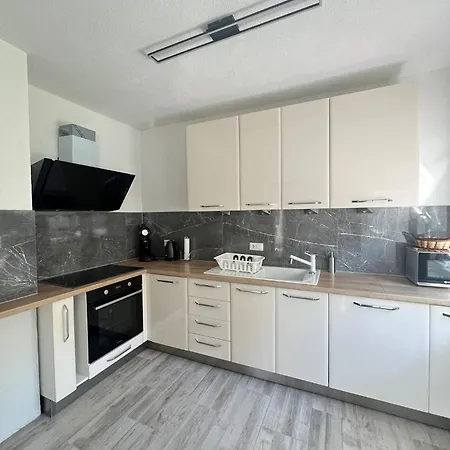 Delfin Jacuzzi , Bribir-novi Vinodolski Apartman