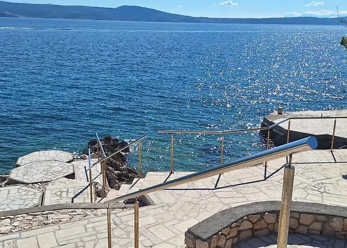 Delfin Jacuzzi , Bribir-novi Vinodolski