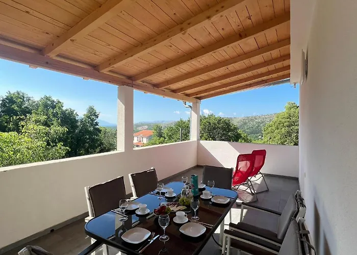 Delfin Jacuzzi , Bribir-novi Vinodolski Bribir (Primorje-Gorski Kotar)