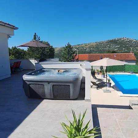 Delfin - Beheizter Pool & Jacuzzi In - Crikvenica - Novi Vinodolski