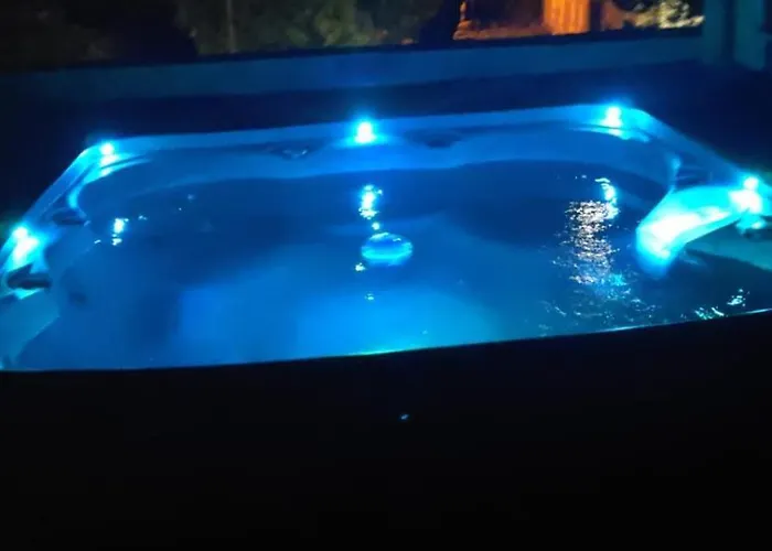 Delfin Jacuzzi , Bribir-novi Vinodolski